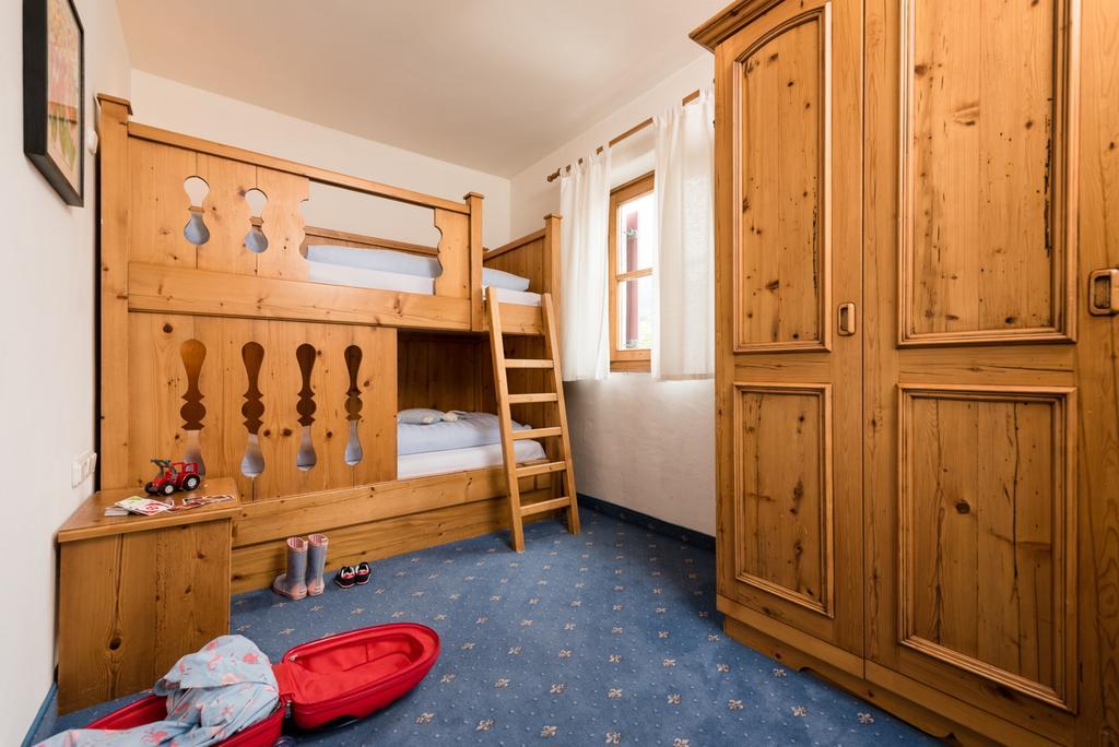 Ansitz Wirtsgut - Familienappartements In Den Bergen Leogang Buitenkant foto